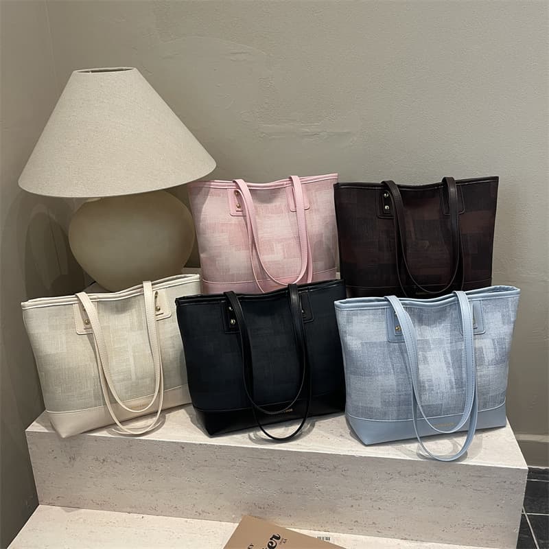 Niche Design Casual Large Capacity Bag Fashionable New Shoulder Bag 2026 Summer Trendy Women's Tote Bag