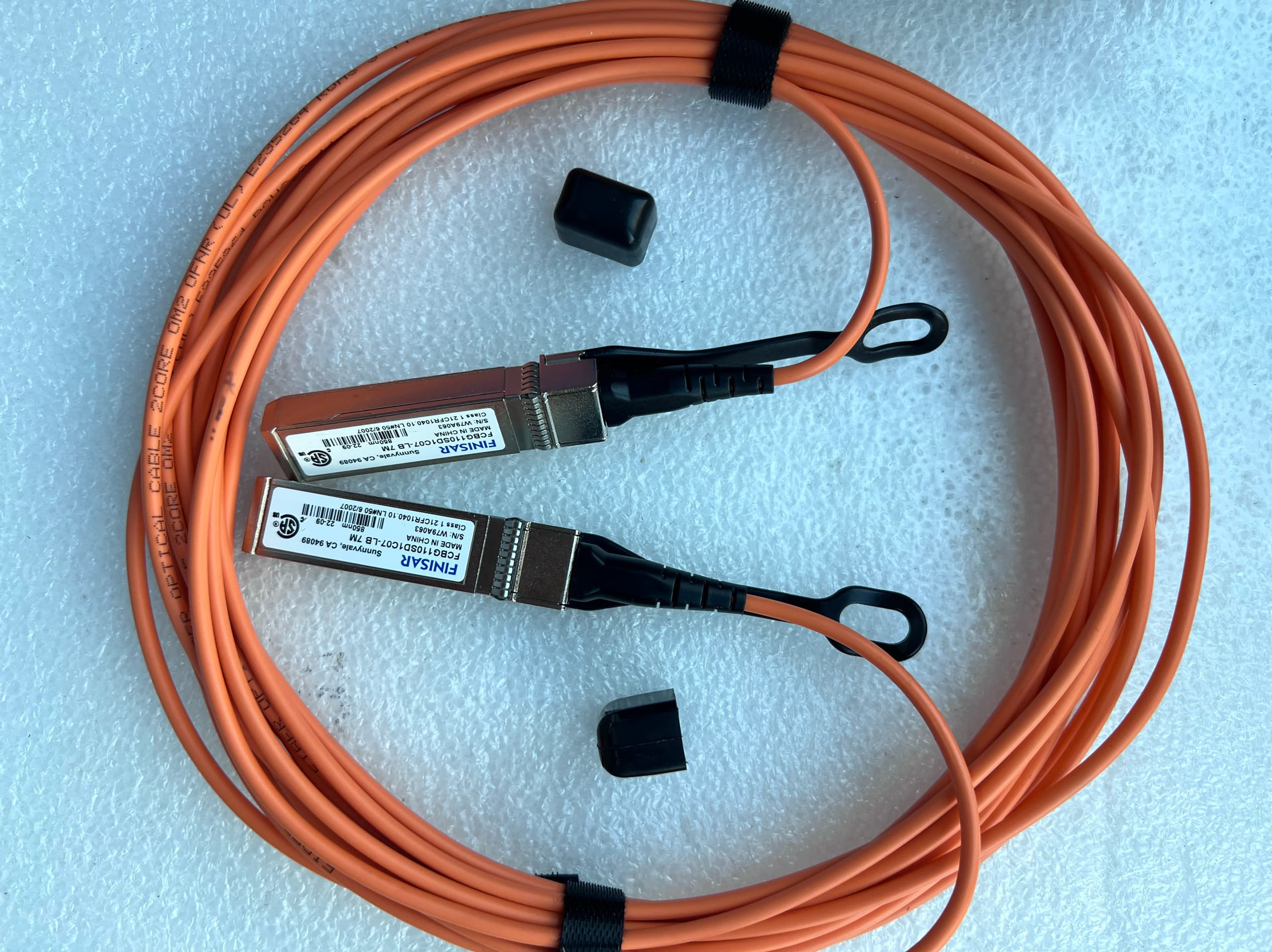 Finisar 10 Gigabit Ethernet Adapter Direct Connection Cable, SFP+AOC High-Speed Fiber Optic Cable (10G, 25G, 40G, 100G), Data Center Stacking Cable