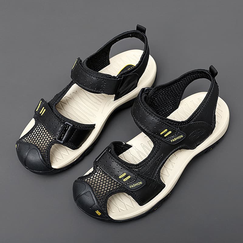 Summer new men's sandals, large size shoes, soft soles, hollow breathable beach shoes, outdoor non-slip toe-cap sandals