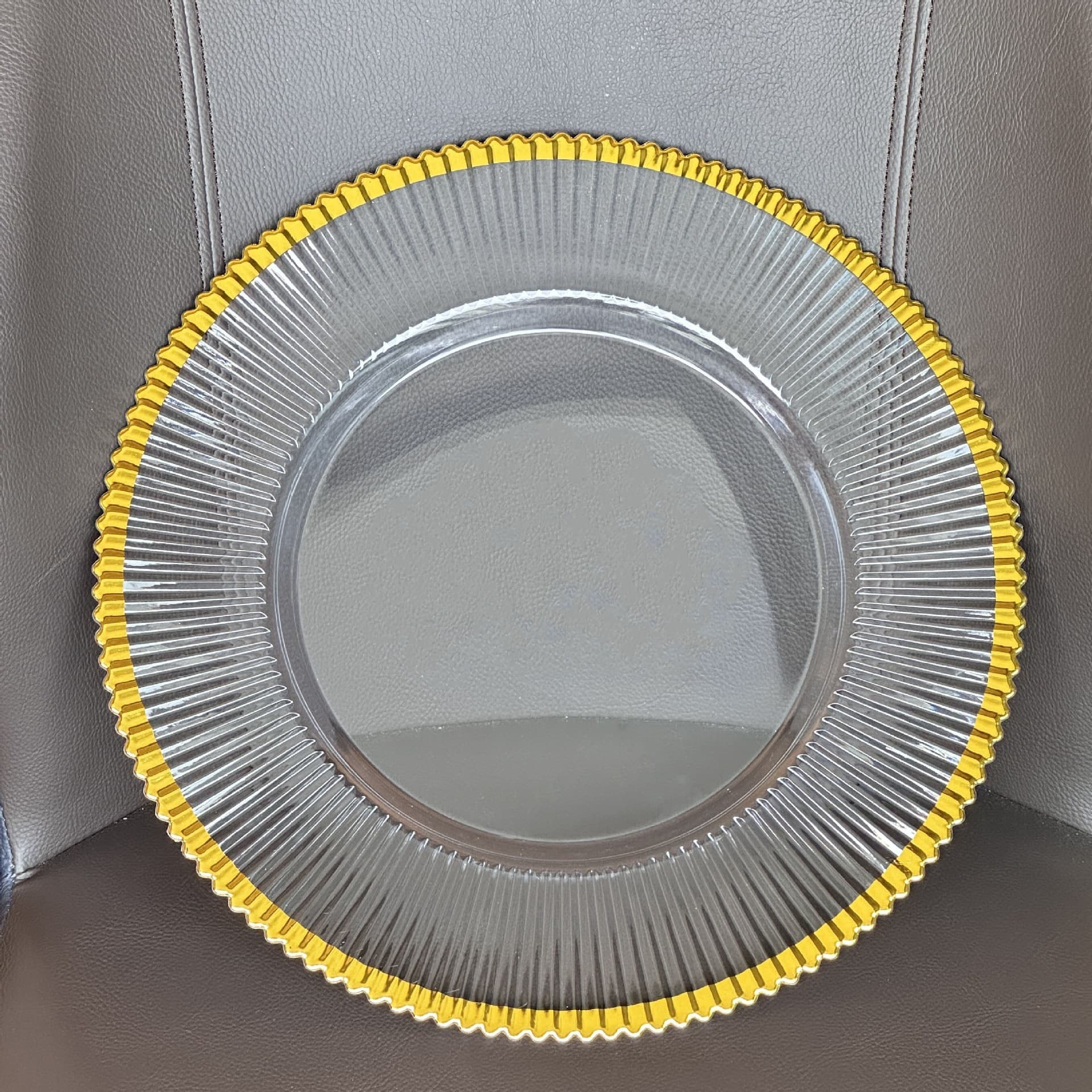Factory Direct Wedding Hotel Tray Round Clear Gold Plated Plastic Plate Gold Charger Plate