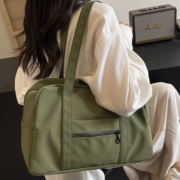 Nylon Lightweight Simple Large Capacity Travel Bag Korean Style Casual Gym Bag Boston Zipper Shoulder Underarm Bag for Women