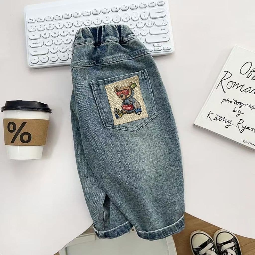 Children's clothing, boys' jeans, spring and autumn, children's loose trousers, children's boys, baby's handsome casual pants, trendy and cool
