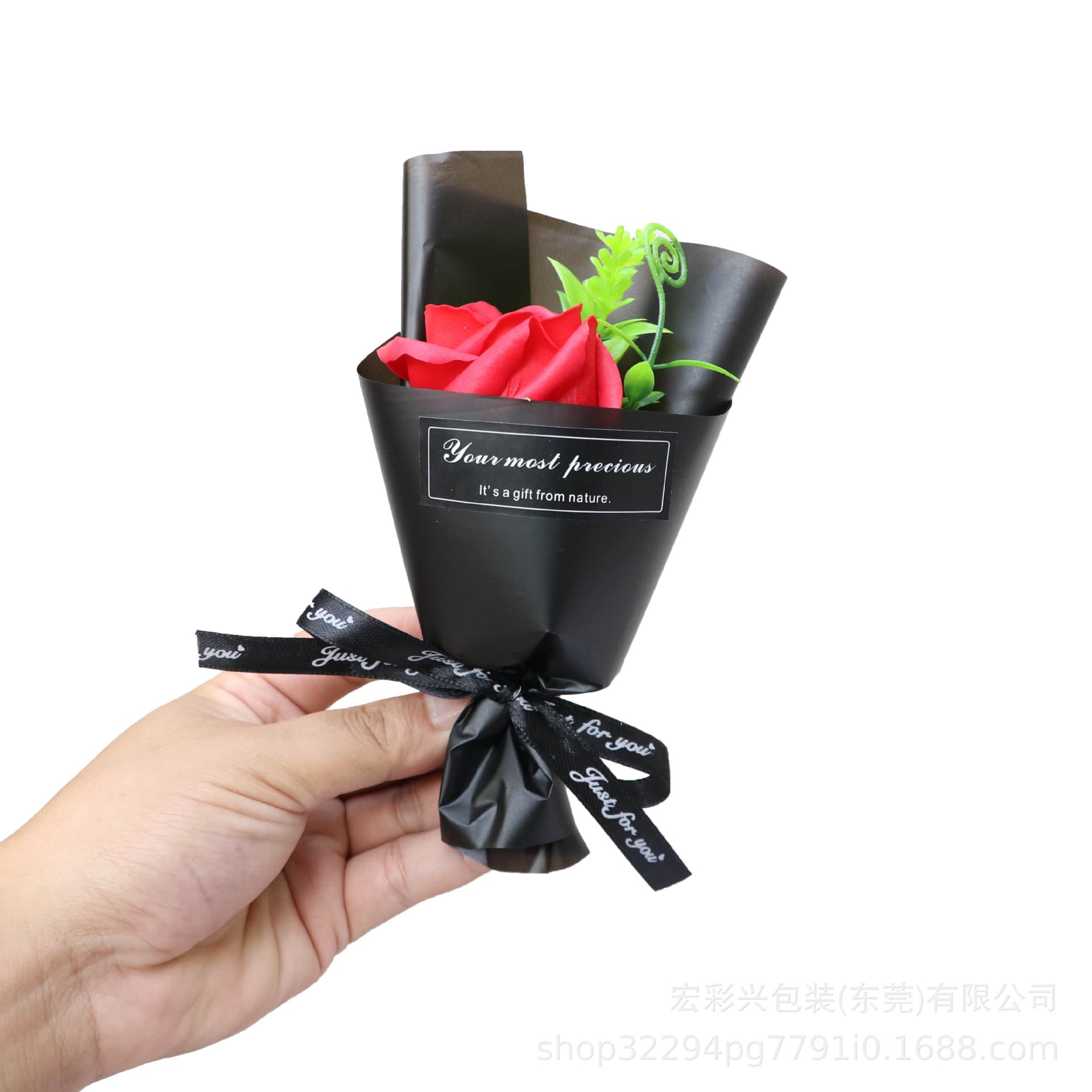 Factory direct wholesale supply of Qixi Festival (Chinese Valentine's Day) gifts: soap, roses, bouquets with gift boxes, mini bouquets.