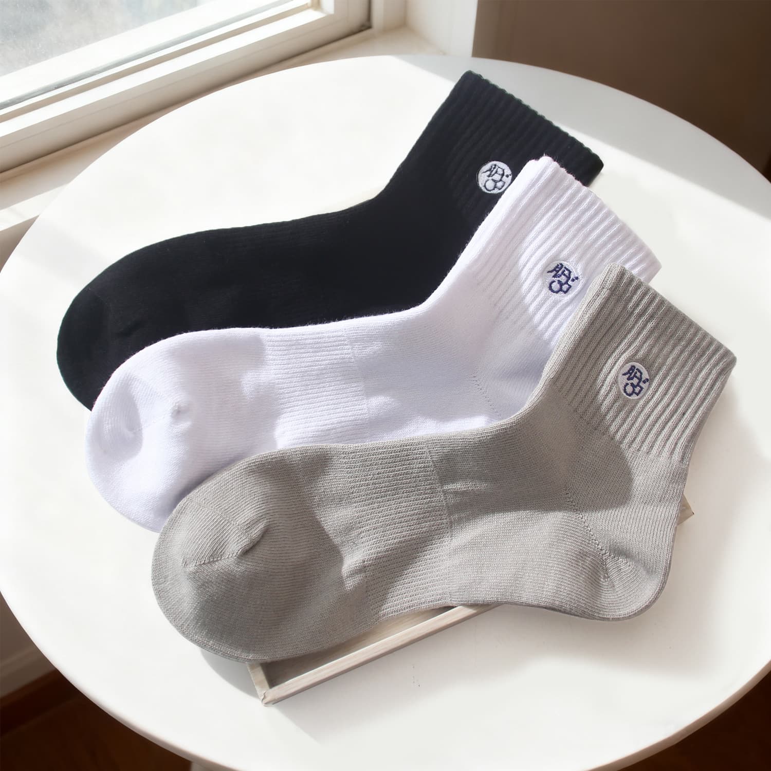 Men's Pure Cotton Long Socks Embroidered Breathable Cotton Socks 200 Needle Seamless Mid-Calf Sports Casual Socks
