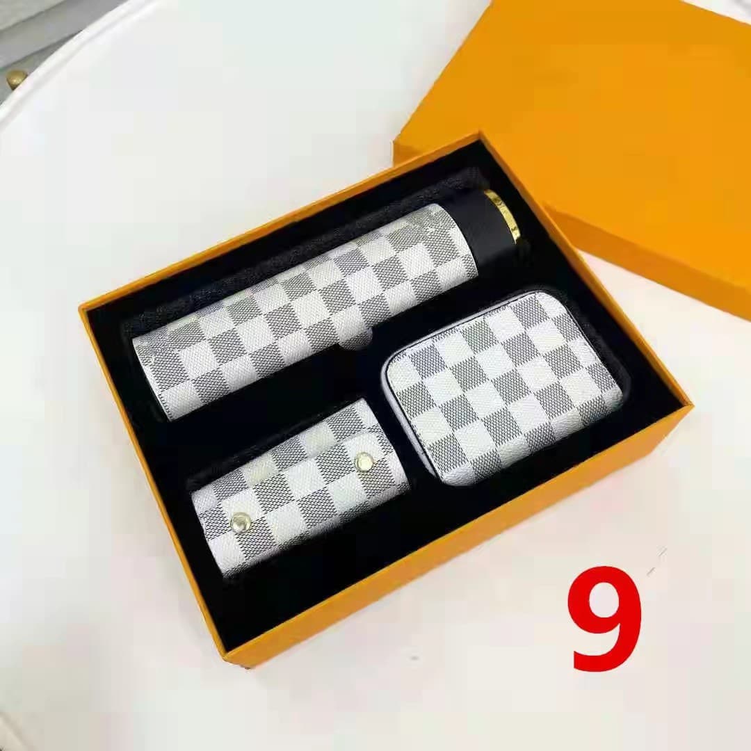 Cross-border Men's and Women's Business Gift Set Box LED Insulated Cup Card Holder Keychain Water Bottle Export Best-selling Gift Box Portable