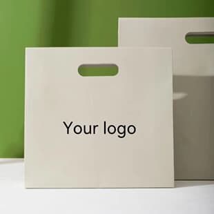 Yisheng Packaging Paper Bag Custom Gift Bag Luxury Handle Paper Gift Bag Shopping Bag Black Embossed