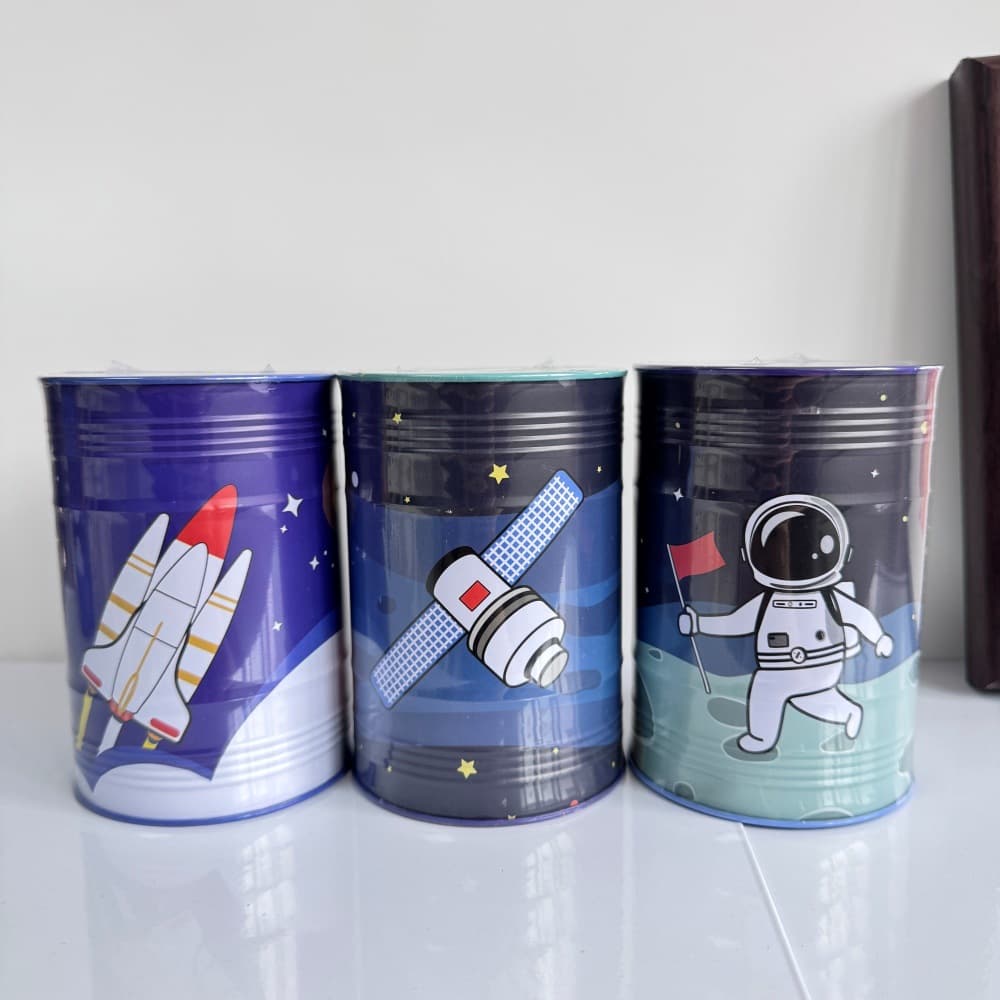 Straight tube space pattern piggy bank for children, which can only enter and exit the piggy bank, astronaut holiday gift desktop small ornaments