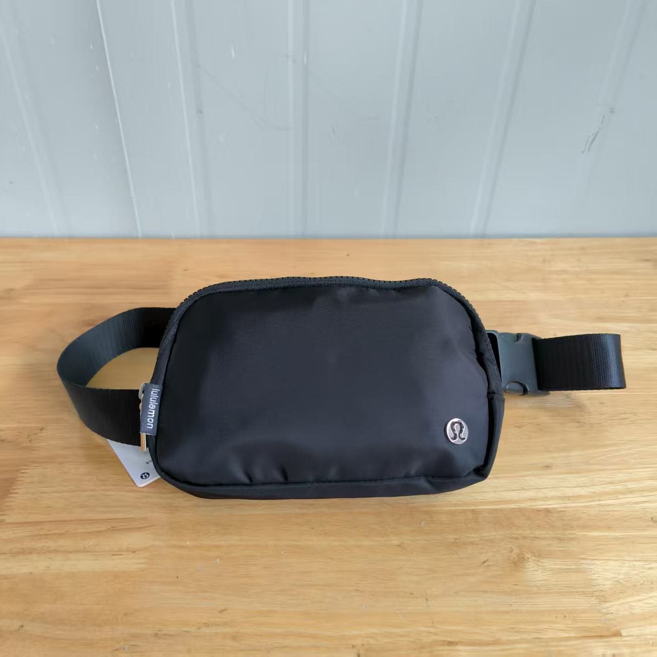 Small quantity, high quality LULU 2025 new style crossbody bag, large capacity, outdoor fashion sports fitness running waist bag