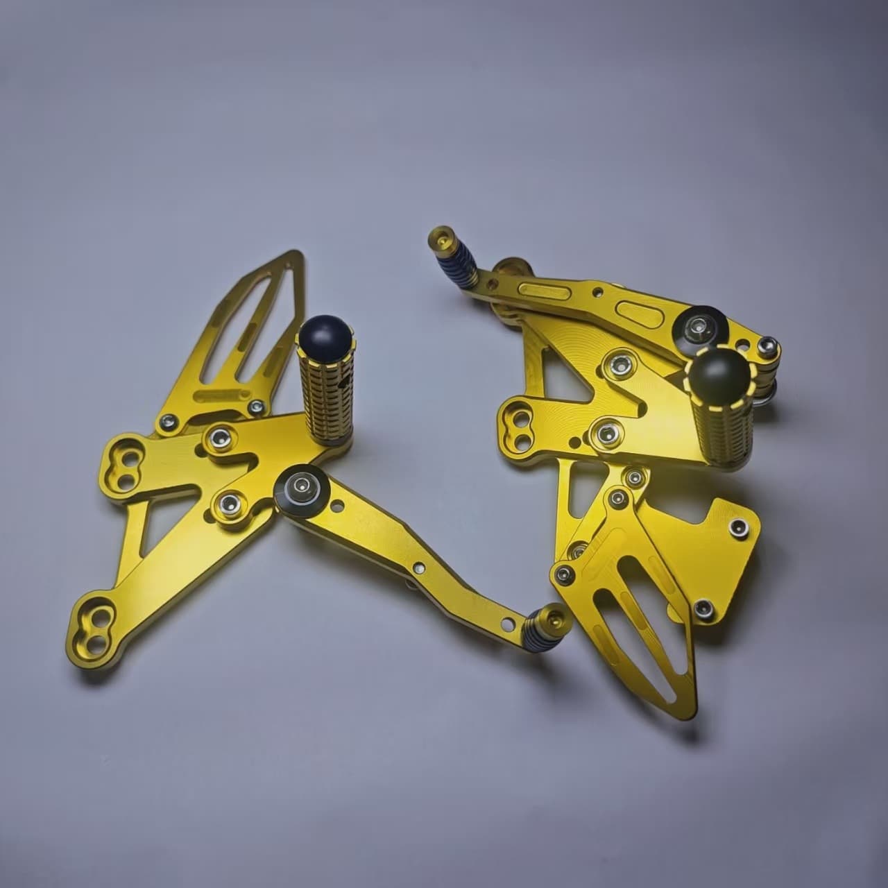 Suitable for Sai 600RS 800 Modification Racing Raised Footpegs, Sai 600 Raised Footpeg Assembly Accessories