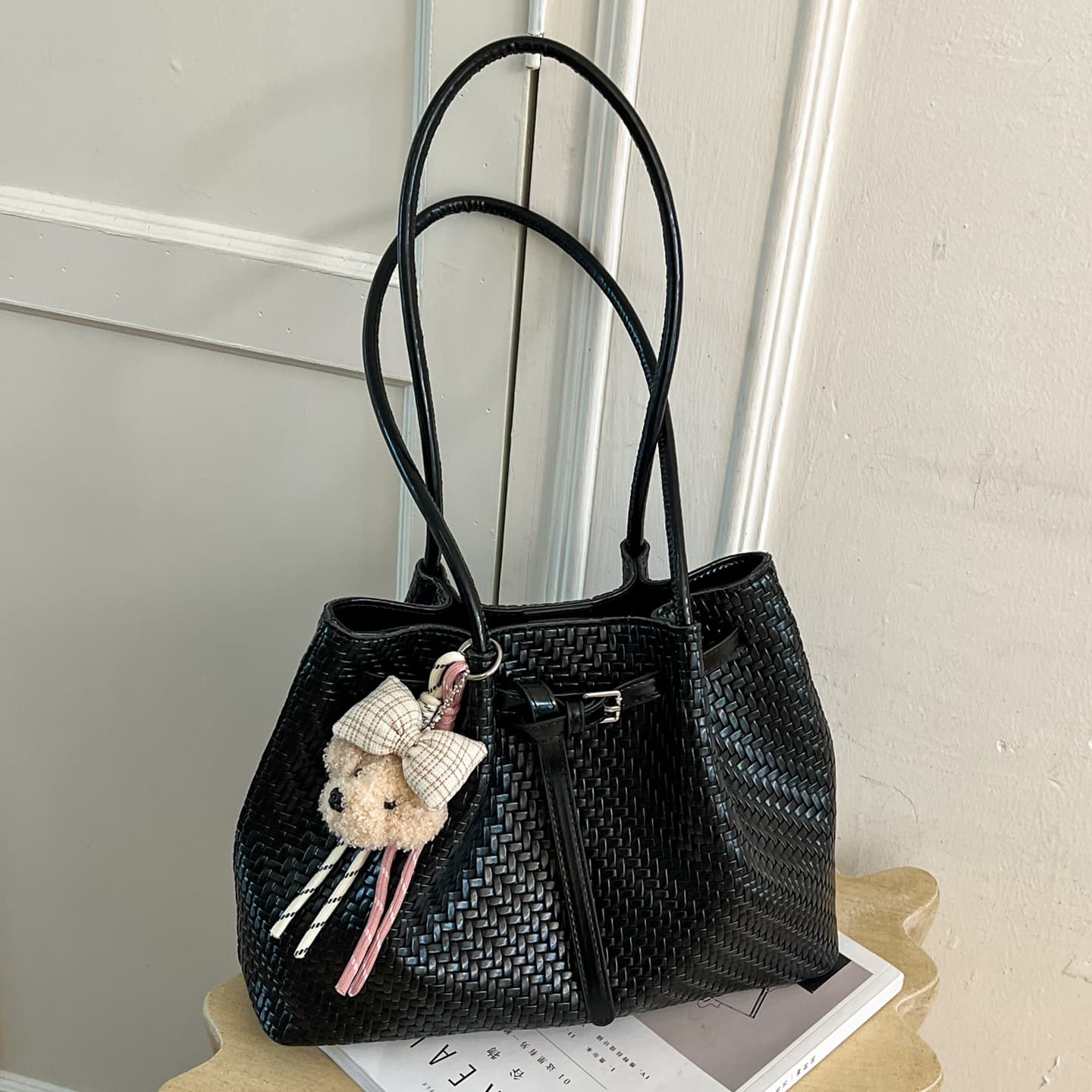 2026 New Braided Tote Bag Women's Fashion Personality Casual Commuting Shoulder Handbag Retro Large Capacity Women's Bag