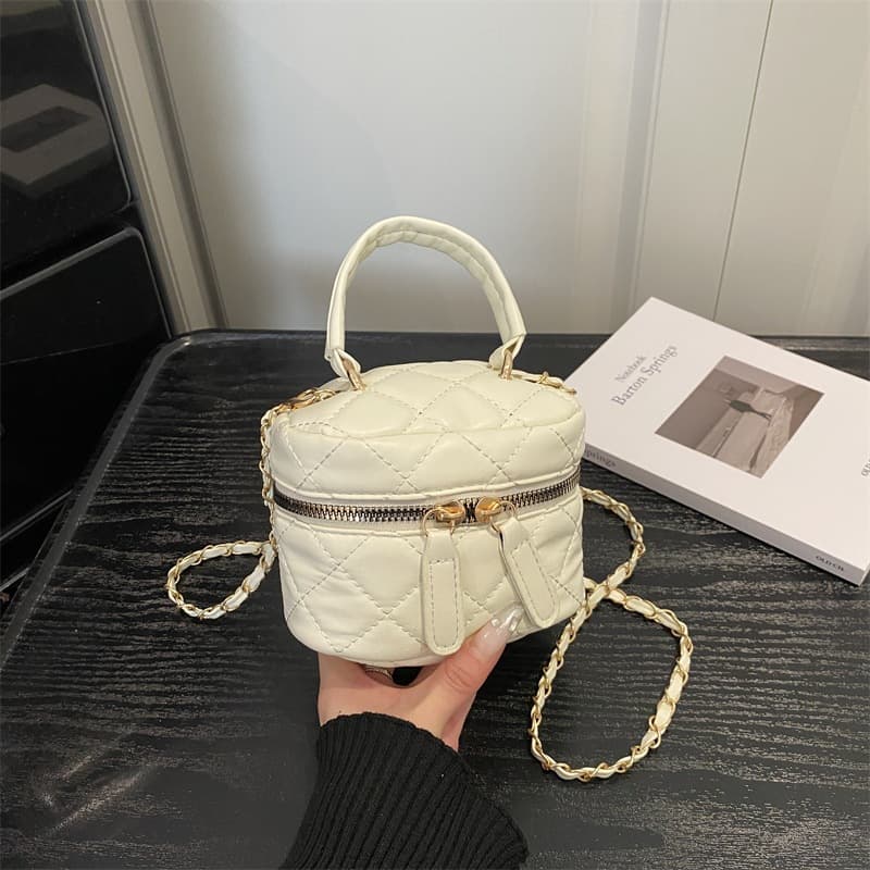2026 New Trendy Embroidered Thread Box Fashionable Large Capacity Diamond Quilted Chain Handbag Shoulder Crossbody Bag for Women