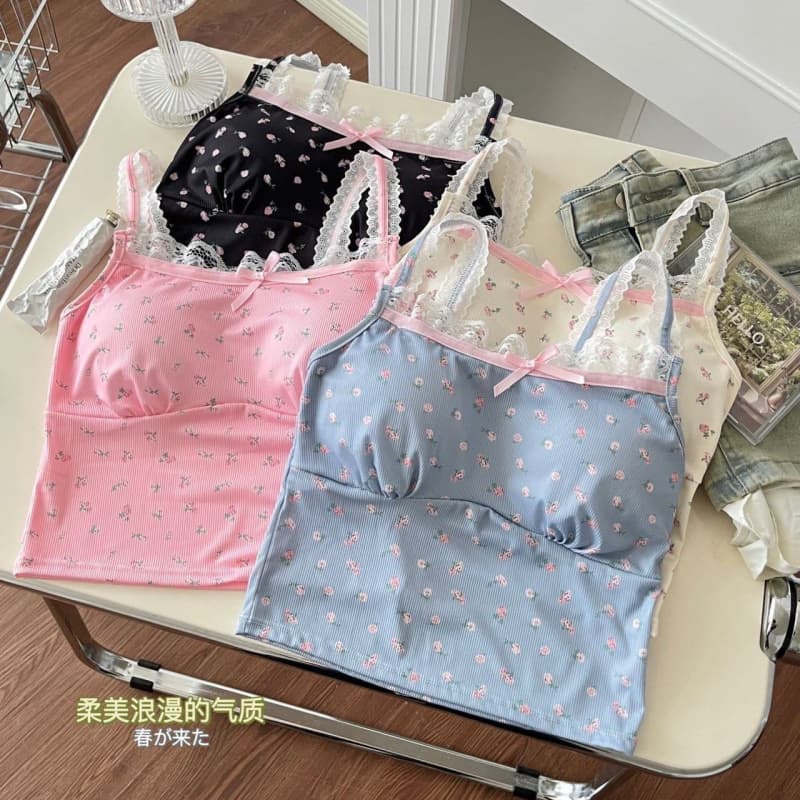 Korean-style Sexy Floral Lace Camisole Top for Women with Built-in Padded Bra, Slim Fit Layering Top, Fashionable Outerwear