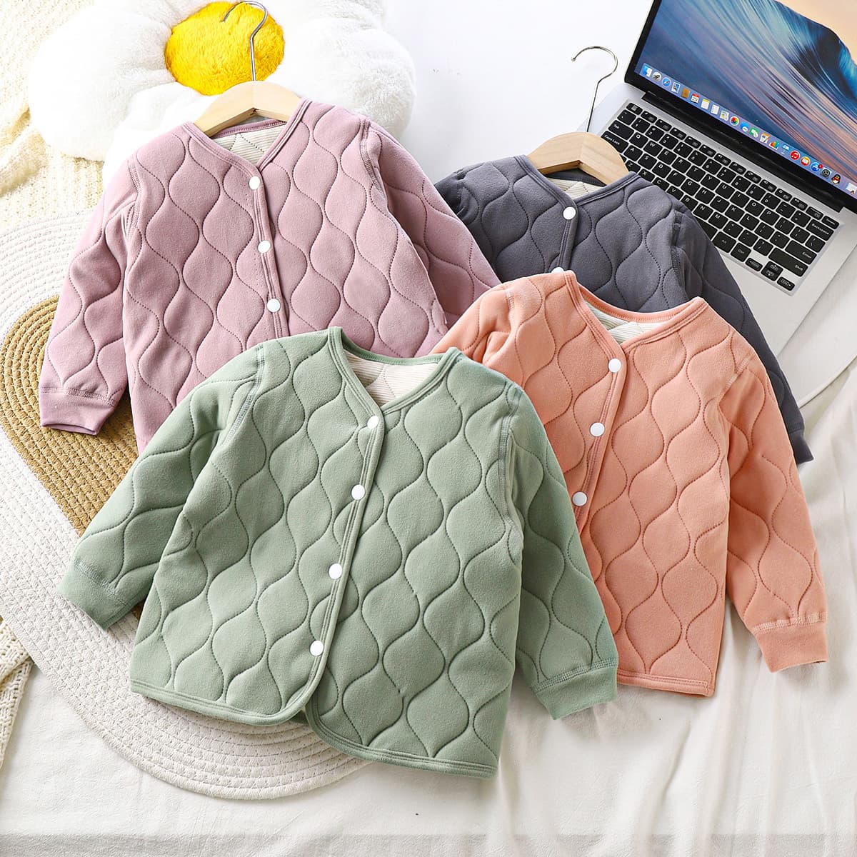 Children's school uniforms with three-layer warm quilted cotton lining, girls' cotton-padded jackets, boys' thickened baby cotton-padded clothes, children's winter clothing