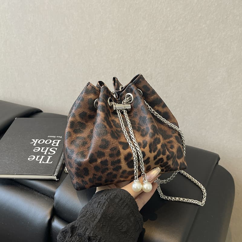 Premium Retro Leopard Print Drawstring Bucket Bag for Women, New Niche Design Chain Crossbody Bag, Women's Handbag
