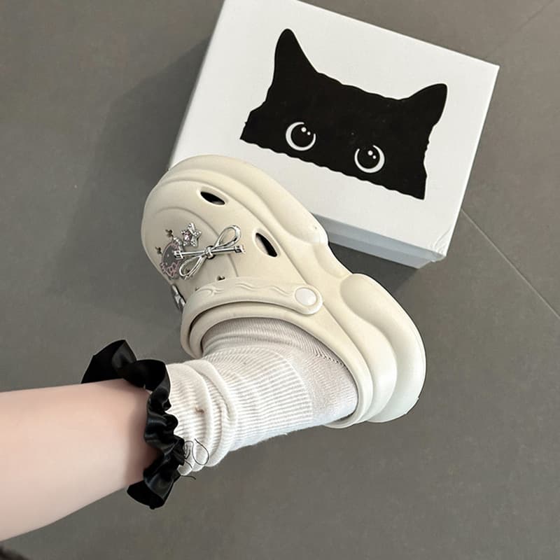 Cute Doll Perforated Shoes Women 2025 Summer New Style Outdoor Wear Internet-Famous Super Popular Beach Niche Design Closed-Toe Slides