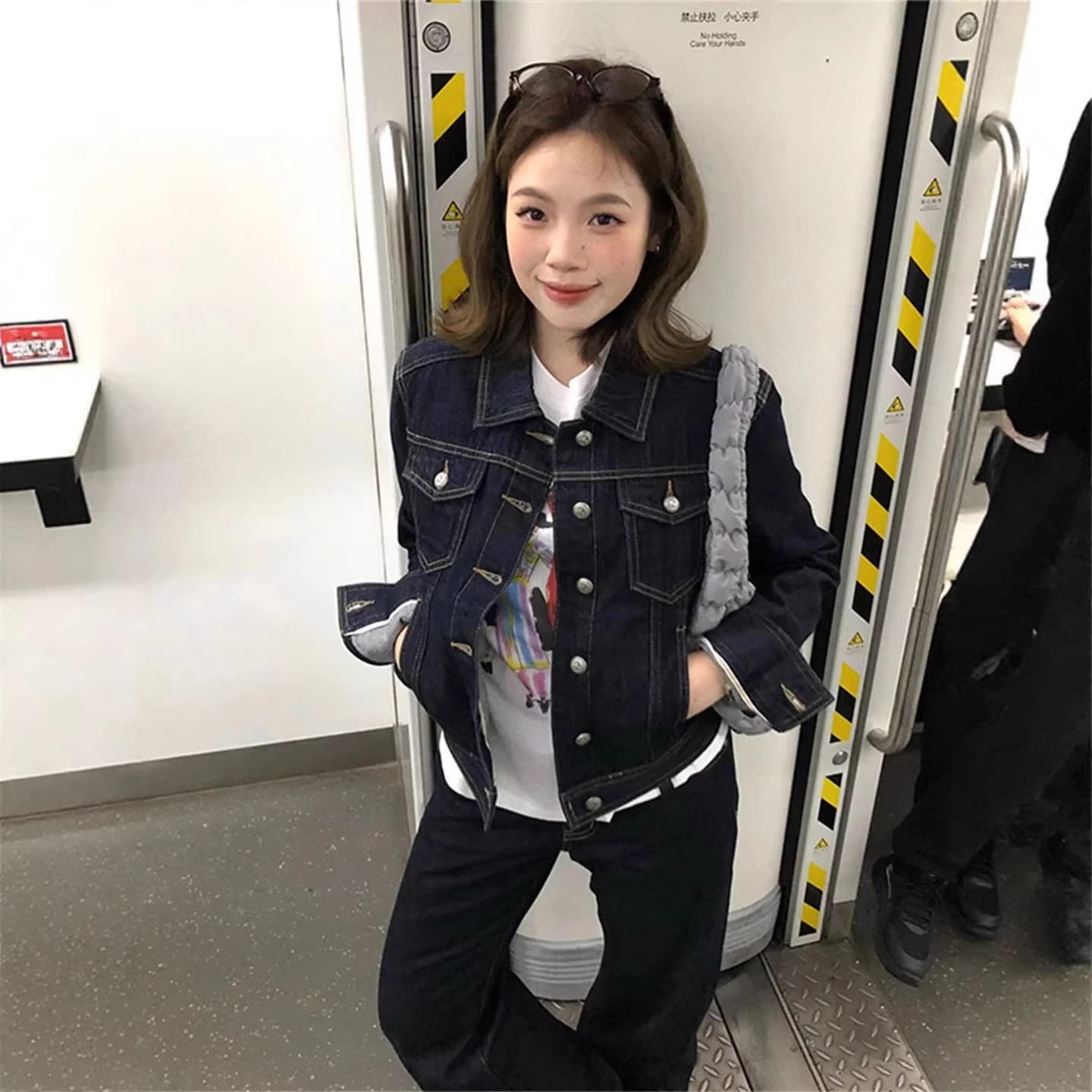 Premium Dark Blue Cropped Denim Jacket for Women 2026 Spring Autumn New Arrival with Visible Stitching Long Sleeve Top