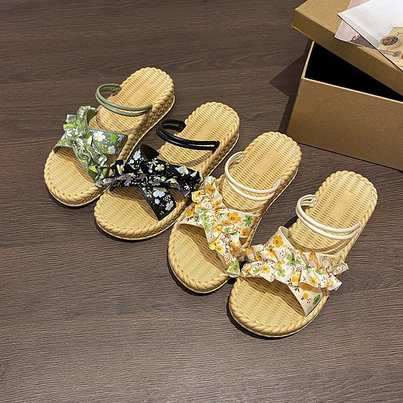 Floral Slippers for Women, Summer Outdoor Wear, Versatile, 4cm Thick-Soled, Non-Slip, Fashionable Sandals for Female Students, Beach Shoes