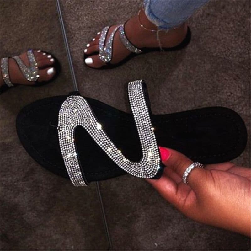 Amazon Plus Size Women's Slippers European and American Fashion Rhinestone Sandals Comfortable Toe Loop Flat Sandals for Outdoor Wear