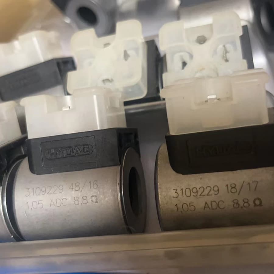 Supply Germany HYDAC solenoid valve coil 3399932 COIL 24DG -40-1836 UL V0