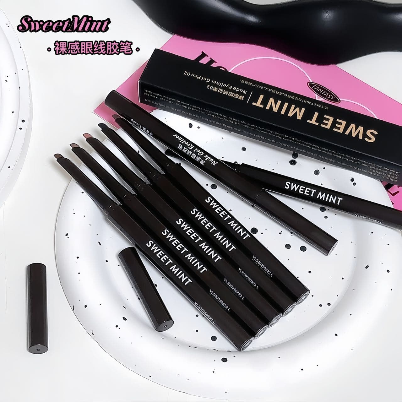 sweetmint nude eyeliner gel pen is angled, natural and silky, and lasts all the way down to silkworm eyeliner. It can be used in one stroke