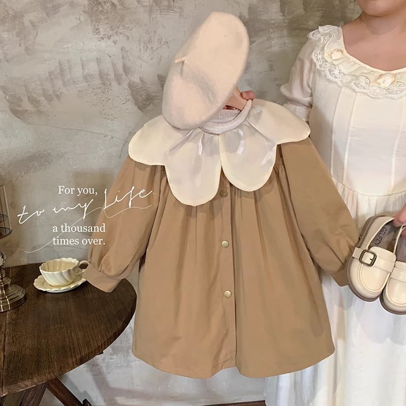 Girls' trench coat, spring wear, 2025, baby girl casual coat, children's spring and autumn clothing, solid color design, long sleeves.