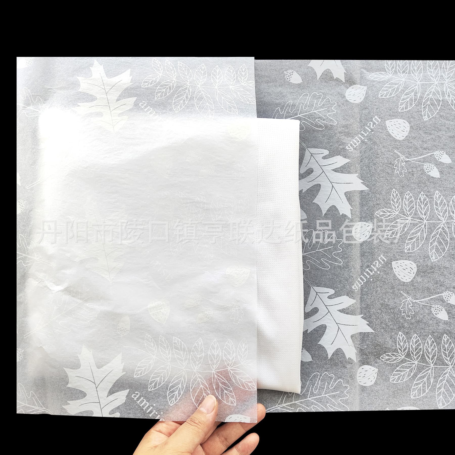 17g Sheet paper printed with white logo patterns, trendy clothing packaging paper, lining, and custom-made tissue paper.