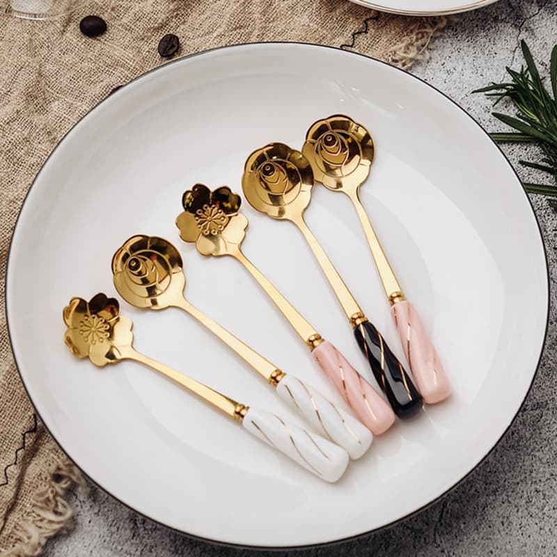 Dessert creative cute cherry blossom spoon ceramic coffee spoon short handle stirring spoon Korean golden girl heart petal small spoon