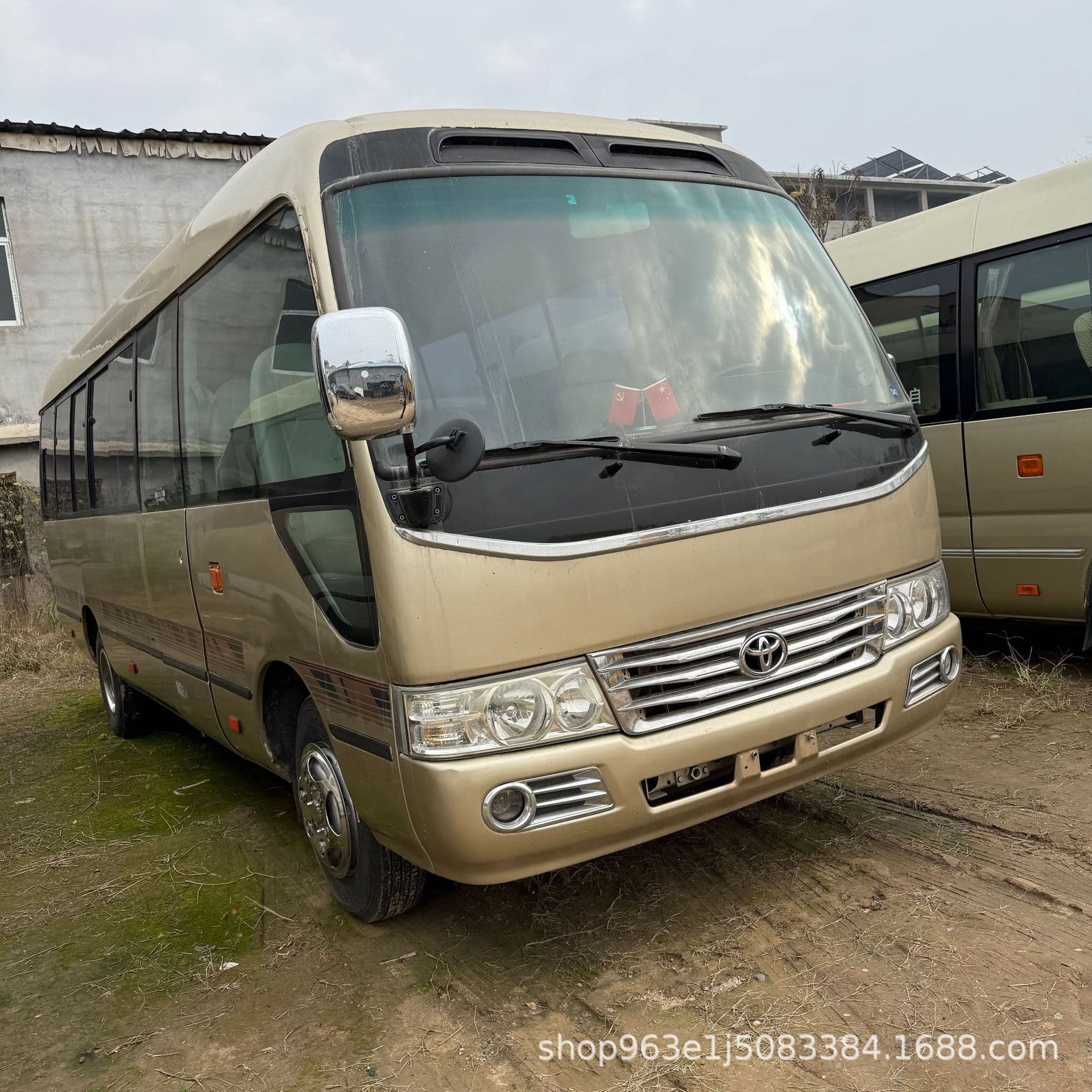 Foreign trade export used Coaster 23-seater leather seats Euro II 2TR engine premium condition