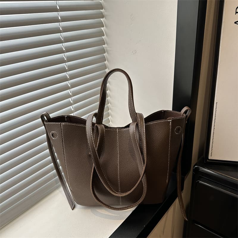 Spring Niche Casual Tote Bag for Women 2026 New Large Capacity Korean Style Fashionable Commuter Underarm Shoulder Bag