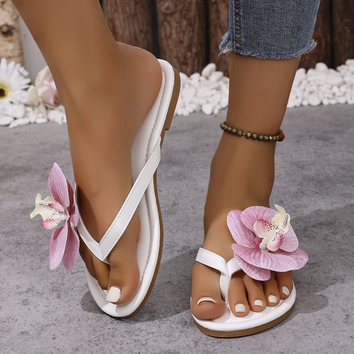 Cross-border Trade European and American Style Flat Slippers for Women 2025 New Fashion Flower Casual Versatile Beach Sandals