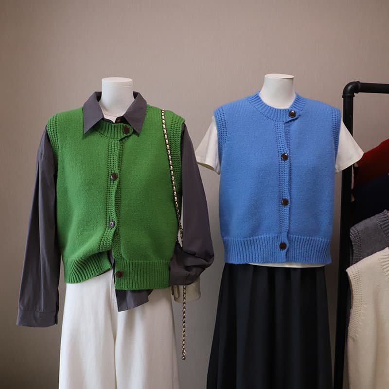 [BZheng] 2025 Autumn/Winter New Korean Round Neck Knit Vest Women's Versatile Sweater Vest Outerwear 5063
