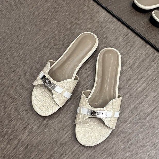 Versatile Open-Toe Flat Slide Sandals 2026 Summer Women's Outdoor French Metal Buckle One-Band Beach Sandals
