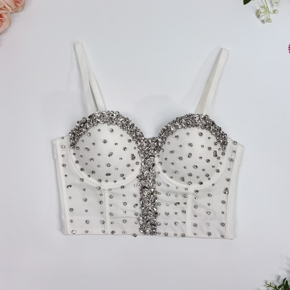 Cross-border European and American sexy hotties are rumored to be wearing beaded and diamond-encrusted halter tops with beautiful backs, strapless bras, vests and tube tops.