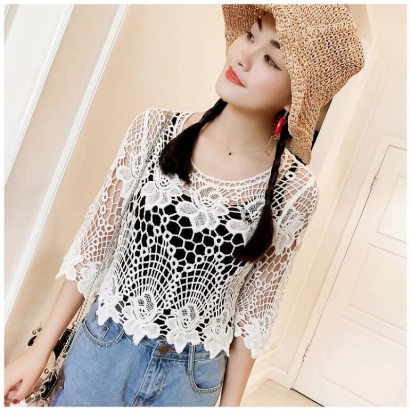 Summer crochet openwork short pullover blouse, women's top, suitable for pairing with long skirts, short outerwear.
