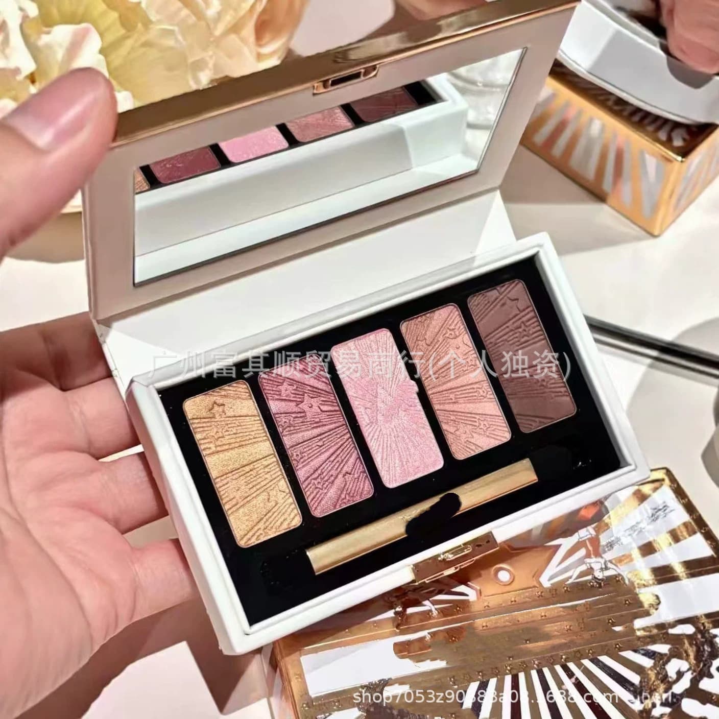 Vietnam Makeup 2025 New Five-Point Star Christmas Limited Edition 5-Color Eyeshadow Palette 10.21g Limited Version