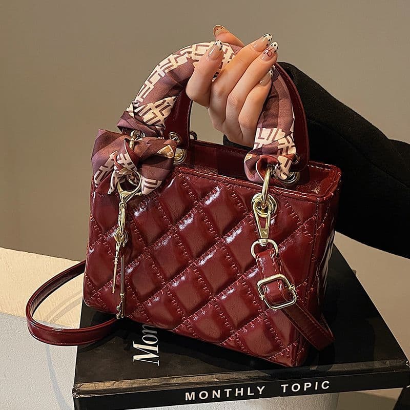 Premium Red Patent Leather Bag for Women 2025 New Fashionable Diamond Quilted Crossbody Bag Wedding Bride Handbag