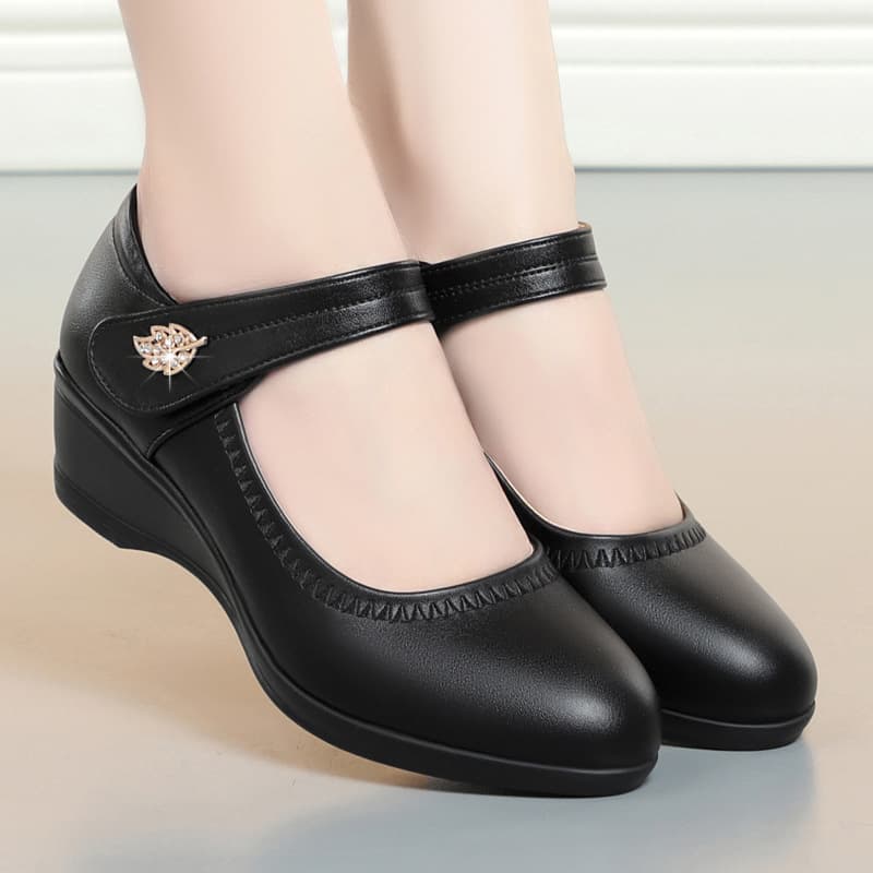 Dropshipping Women's Wedge Heel Shoes, Middle-aged Casual Shoes for Spring/Summer/Autumn, One-strap Round Toe Versatile Shoes, Soft Sole Leather Shoes