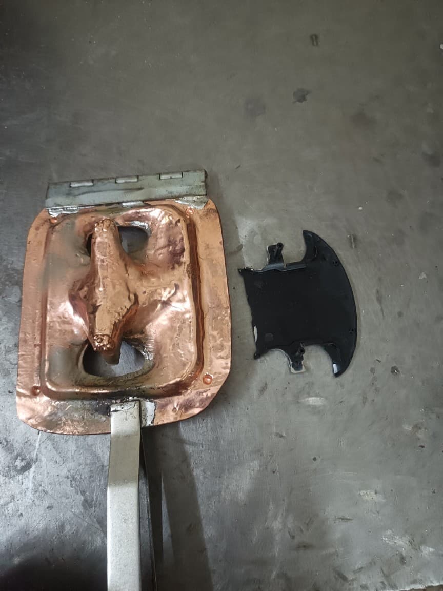 Our factory undertakes the manufacturing of various spray-painted copper molds, including copper molds for enameled toys, spray-painting molds, and spray-painting jigs.