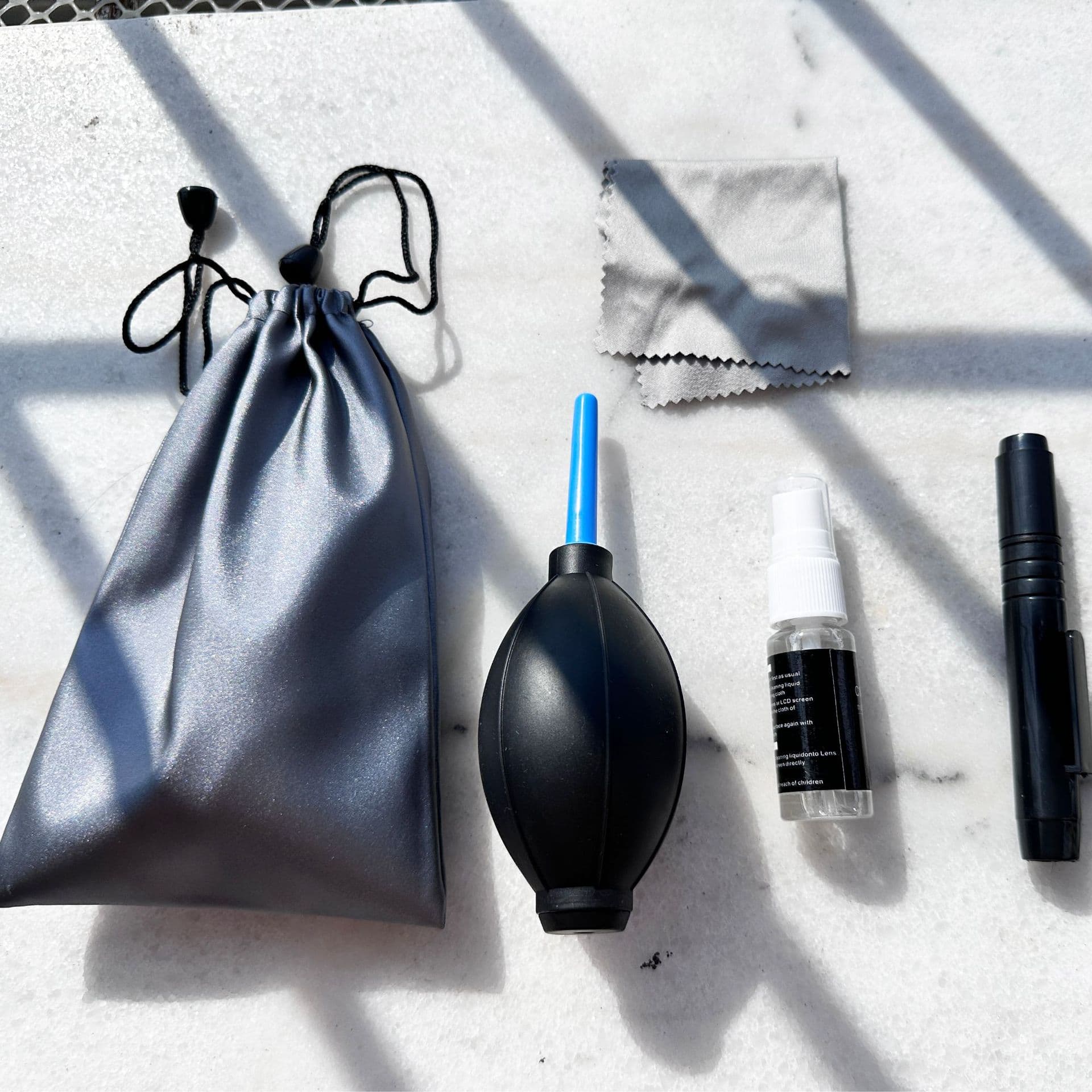 DSLR and mirrorless camera cleaning kit, air blower + lens pen + magic cloth three-piece set