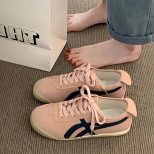 Fashion Retro Lightweight Versatile Flat German Training Shoes Women 2026 New Summer Soft Sole Sports Chunky Board Shoes
