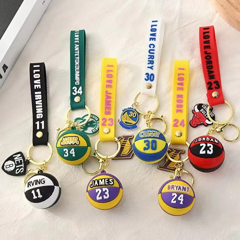 Basketball team commemorative keychain Lakers Bulls boys personalized schoolbag pendant gift gift to promote the gift