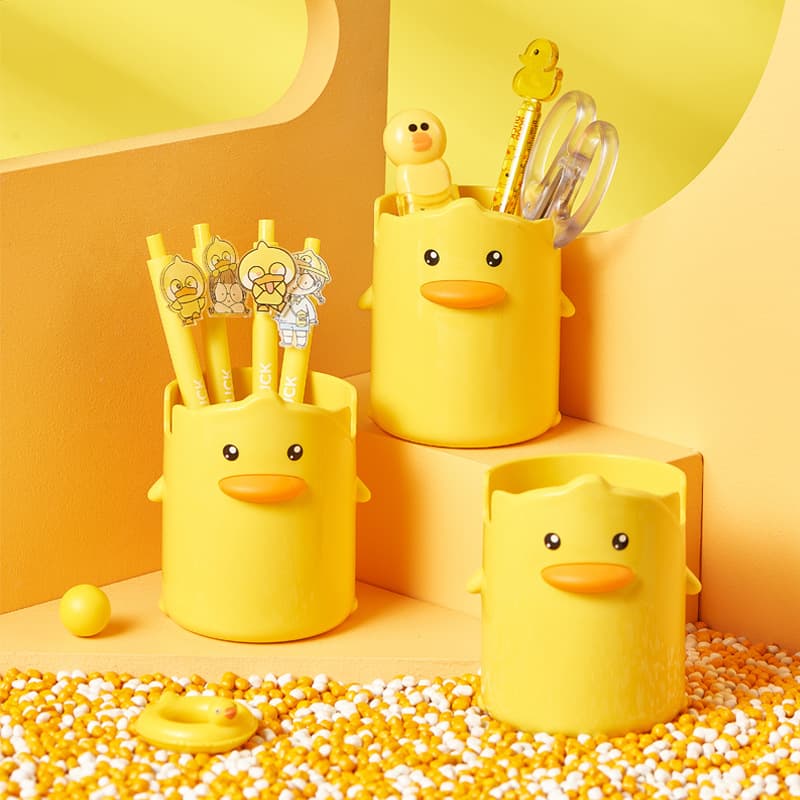 Little yellow duck pen holder office study cute creative cartoon desktop plastic pen holder multi-functional stationery storage box