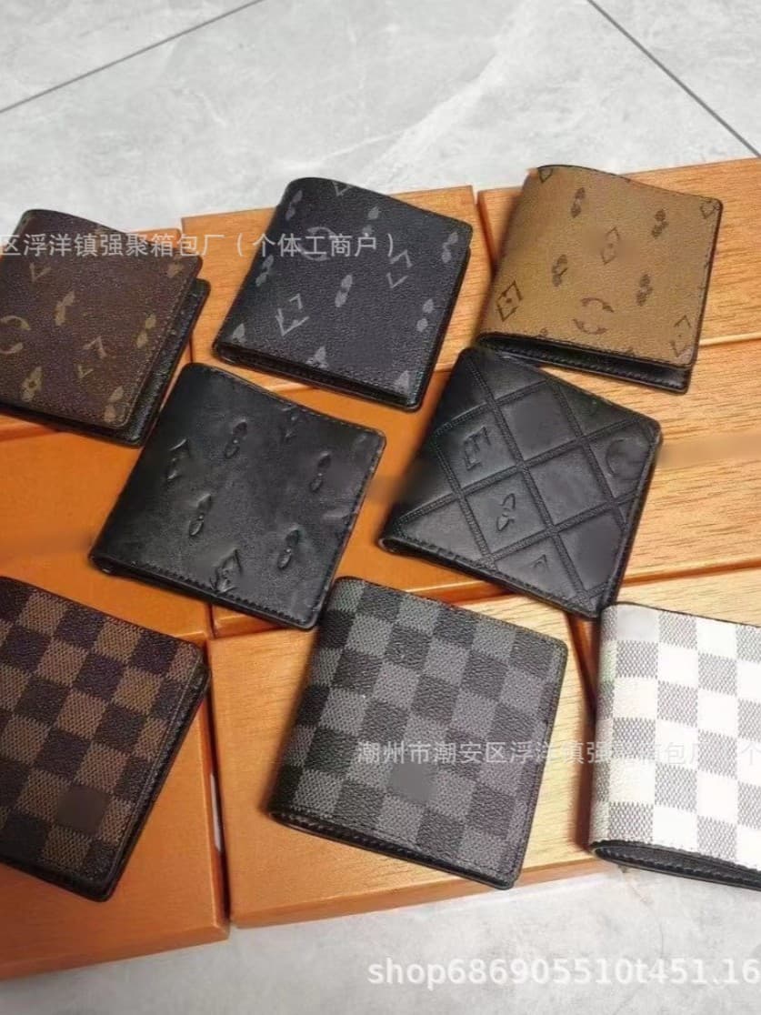 Wholesale Wallet Source European and American Classic Fashion Trendy Letter Men's Plaid Short Wallet