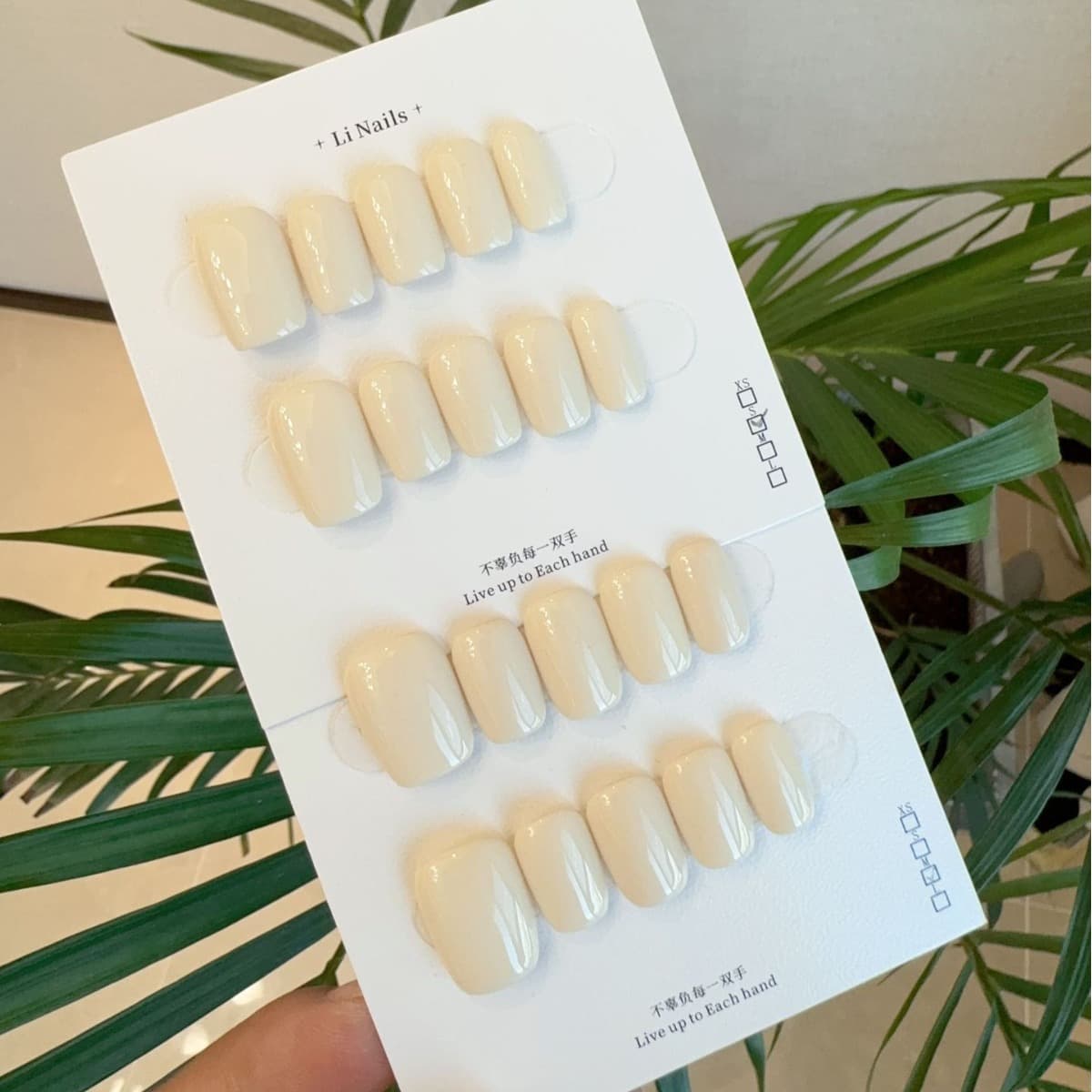Purely handmade solid color wearable nails short off-white Xiaohongshu popular milk tofu nails whitening summer manicure simple