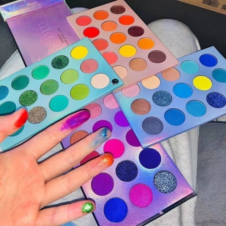 Colorful hot girl cos makeup play makeup rainbow series 60 rotating color eyeshadow palette pearlescent matte large land student party