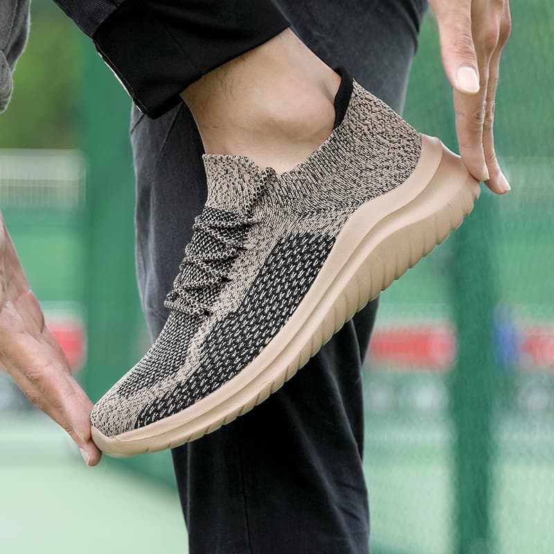 Casual Breathable Fly Knit Sports Shoes for Men and Women Large Size 36-45 Trendy Cross Laced Low Top Rubber Outsole Sneakers