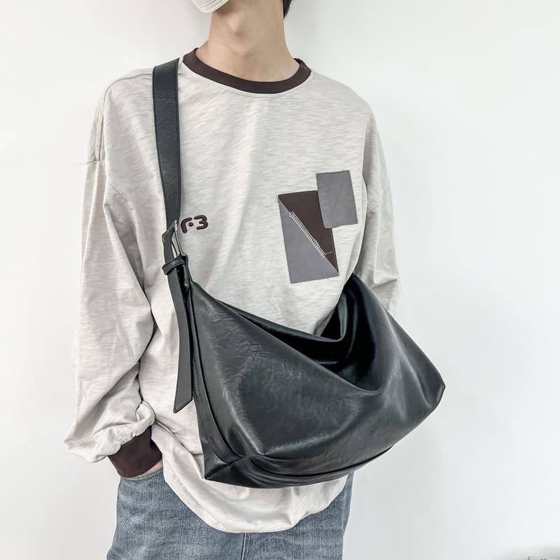 Fashion Solid Color Shoulder Crossbody Bag PU Tote Bag Soft Face Large Capacity Shoulder Commuter Bag Niche Crossbody Bag