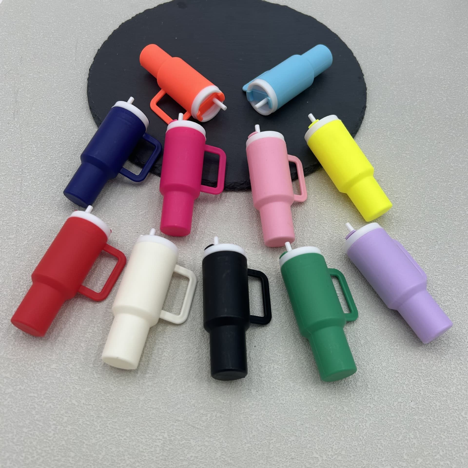 Cross-border Amazon hot product Ice Cup detachable mini straw cup model pendant bag hanging distribution manufacturer