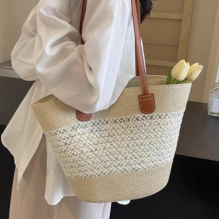 Summer Beach Vacation Straw Woven Bag for Women 2026 New Fashion Commute Shoulder Bag Tote Bag Trendy