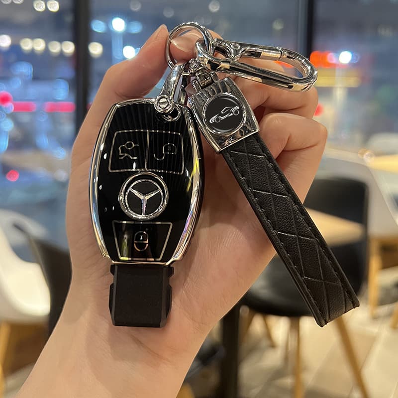 Suitable for Mercedes-Benz C-class key cover GLK300 fashionable V-class S-class R-class V-class all-inclusive CLA/GLC buckle chain Vito